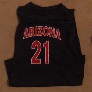 Men’s medium basketball jersey